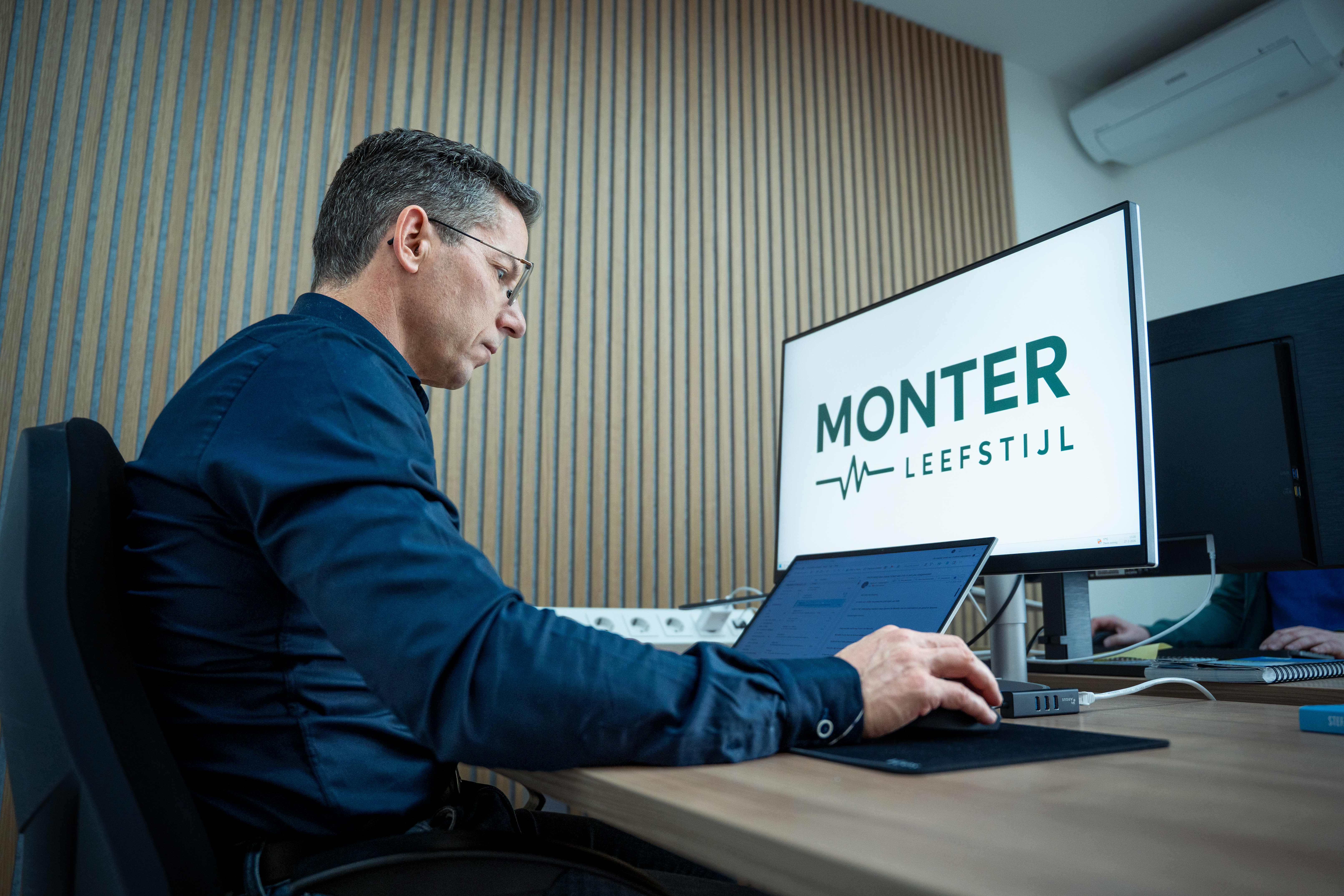 Vincent Ariaens werkt aan declaratiebeheer in Monter